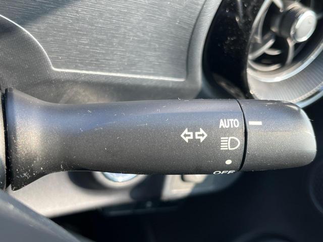 アクア クロスオーバー 純正SDナビ セーフティセンス クリアランスソナー バックカメラ オートハイビーム オートライト 革巻きステアリング スマートキー 純正16AW フルセグ Bluetooth CD/DVD 禁煙車(42枚目)