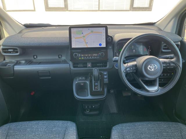 シエンタ ハイブリッドZ 純正10.5インチナビ パノラミックビューモニター セーフティセンス 両側パワースライドドア シートヒーター ステアリングヒーター BSM クリアランスソナー オートハイビーム ETC(2枚目)