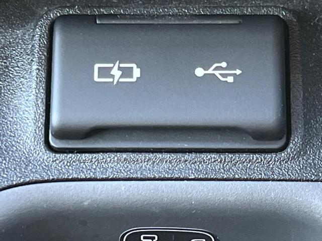 シエンタ ハイブリッドZ 純正10.5インチナビ パノラミックビューモニター セーフティセンス 両側パワースライドドア シートヒーター ステアリングヒーター BSM クリアランスソナー オートハイビーム ETC(36枚目)