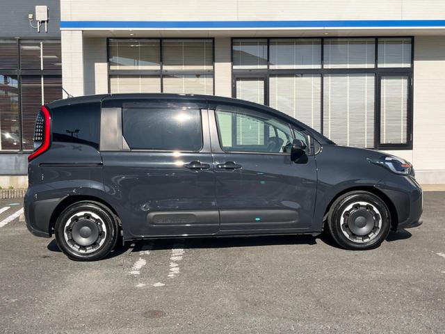 シエンタ ハイブリッドZ 純正10.5インチナビ パノラミックビューモニター セーフティセンス 両側パワースライドドア シートヒーター ステアリングヒーター BSM クリアランスソナー オートハイビーム ETC(60枚目)