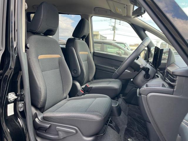 セレナ ｅ－パワー　ハイウェイスターＶ　純正１２．３インチナビ　ハンズフリー両側パワースライドドア　アラウンドビューモニター　インテリジェントルームミラー　プロパイロット　ＢＳＭ　電動パーキングブレーキ　オートハイビーム（8枚目）