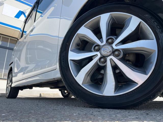 デイズルークス ハイウェイスター X Gパッケージ 純正SDナビ 全周囲カメラ 両側電動ドア 禁煙車 スマートキー HIDヘッド ETC 純正15インチアルミ オートライト オートエアコン Bluetooth再生 CD/DVD再生 フルセグ(14枚目)