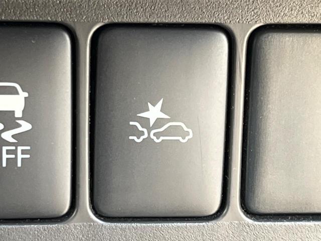 �y�G�}�[�W�F���V�[�u���[�L�z���s���ɑO���̎ԗ�����F�����A�Փ˂������Ȏ��͌x��ƃu���[�L�ŏՓˉ���Ɣ�Q�y�����A�V�X�g�B�����S�Ƀh���C�u�����y���݂��������܂��B