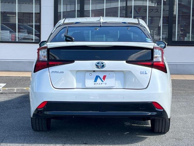 プリウス Ｓツーリングセレクション　後期　純正９型ナビ　バックカメラ　セーフティセンス　レーダークルーズ　禁煙車　シートヒーター　コーナーセンサー　スマートキー　ＬＥＤヘッド　ビルトインＥＴＣ　純正１７インチアルミ　オートハイビーム（16枚目）