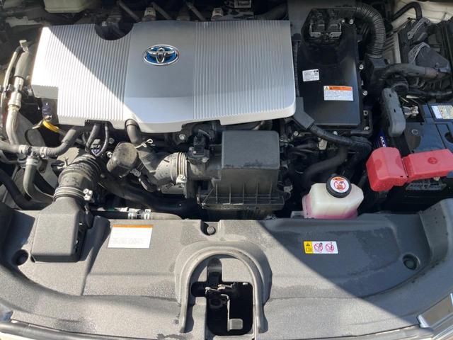 プリウス Ｓツーリングセレクション　後期　純正９型ナビ　バックカメラ　セーフティセンス　レーダークルーズ　禁煙車　シートヒーター　コーナーセンサー　スマートキー　ＬＥＤヘッド　ビルトインＥＴＣ　純正１７インチアルミ　オートハイビーム（18枚目）