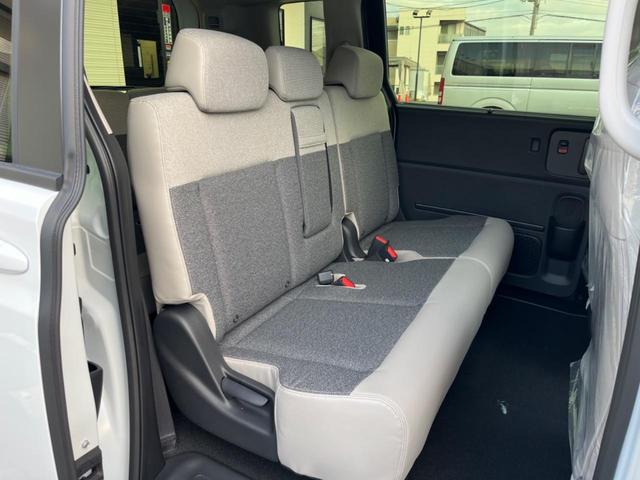 ���i���ȃI���W�i���t���A�}�b�g���I�v�V�����ɂĂ��p�ӂ��Ă���܂��B���D���ȃf�U�C����J���[�����Ԃɍ��킹�đI��ł����������Ƃ��ł��܂���