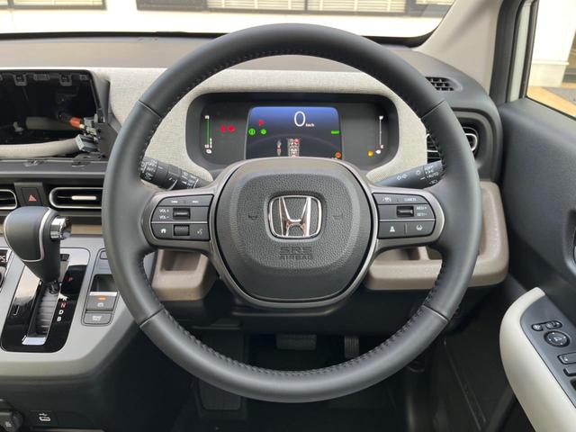 �y�����v�����X�e�A�����O�z�㎿�Ȋv���g�p���邱�ƂŁA��ɂ����������݂ƂĂ��^�]���₷���n���h���ł���