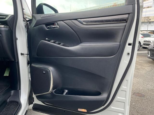 ヴェルファイア ２．５Ｚ　Ｇエディション　後期　Ｔコネクトナビ　後席モニター　全周囲カメラ　ＪＢＬサウンド　三眼ＬＥＤヘッド　両側電動ドア　セーフティセンス　レーダークルーズ　禁煙車　電動リアゲート　合皮シート　シートエアコン　シートメモリー（51枚目）