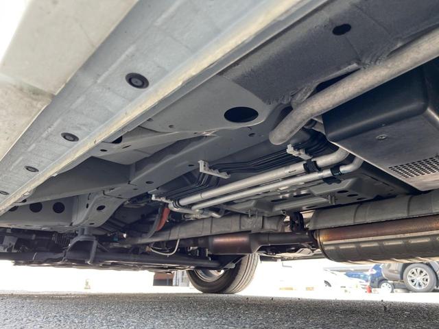 セレナ ｅ－パワー　ハイウェイスターＶ　純正１０型ナビ　後席モニター　全周囲カメラ　ハンズフリー両側電動ドア　セーフティパックＡ　リアオートエアコン　プロパイロット　禁煙車　前席シートヒーター　コーナーセンサー　スマートキー　ＬＥＤヘッド（22枚目）