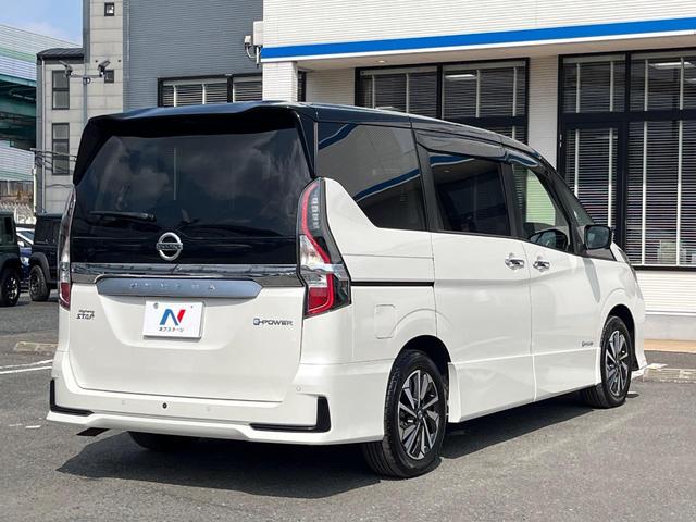 セレナ ｅ－パワー　ハイウェイスターＶ　純正１０型ナビ　後席モニター　全周囲カメラ　ハンズフリー両側電動ドア　セーフティパックＡ　リアオートエアコン　プロパイロット　禁煙車　前席シートヒーター　コーナーセンサー　スマートキー　ＬＥＤヘッド（28枚目）