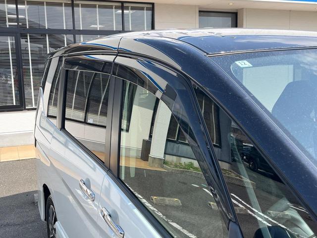 セレナ ｅ－パワー　ハイウェイスターＶ　純正１０型ナビ　後席モニター　全周囲カメラ　ハンズフリー両側電動ドア　セーフティパックＡ　リアオートエアコン　プロパイロット　禁煙車　前席シートヒーター　コーナーセンサー　スマートキー　ＬＥＤヘッド（30枚目）