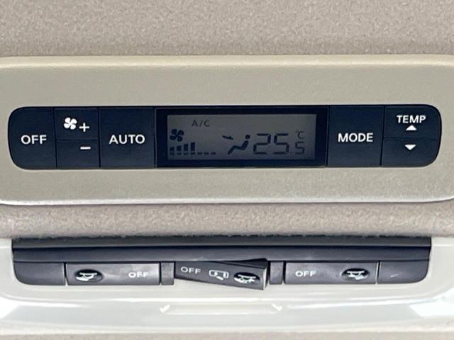 セレナ ｅ－パワー　ハイウェイスターＶ　純正１０型ナビ　後席モニター　全周囲カメラ　ハンズフリー両側電動ドア　セーフティパックＡ　リアオートエアコン　プロパイロット　禁煙車　前席シートヒーター　コーナーセンサー　スマートキー　ＬＥＤヘッド（41枚目）