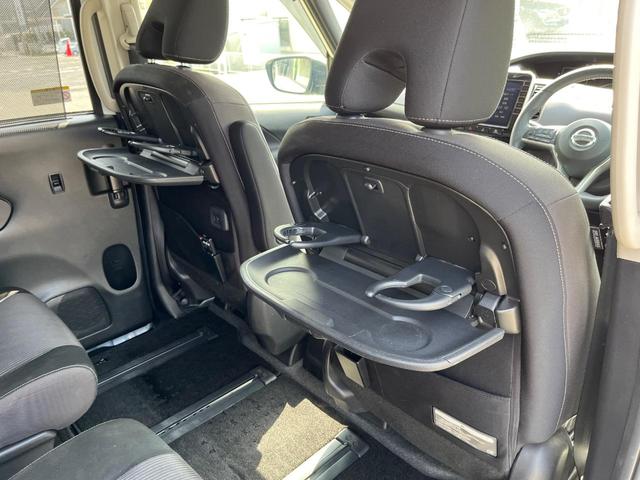 セレナ ｅ－パワー　ハイウェイスターＶ　純正１０型ナビ　後席モニター　全周囲カメラ　ハンズフリー両側電動ドア　セーフティパックＡ　リアオートエアコン　プロパイロット　禁煙車　前席シートヒーター　コーナーセンサー　スマートキー　ＬＥＤヘッド（44枚目）