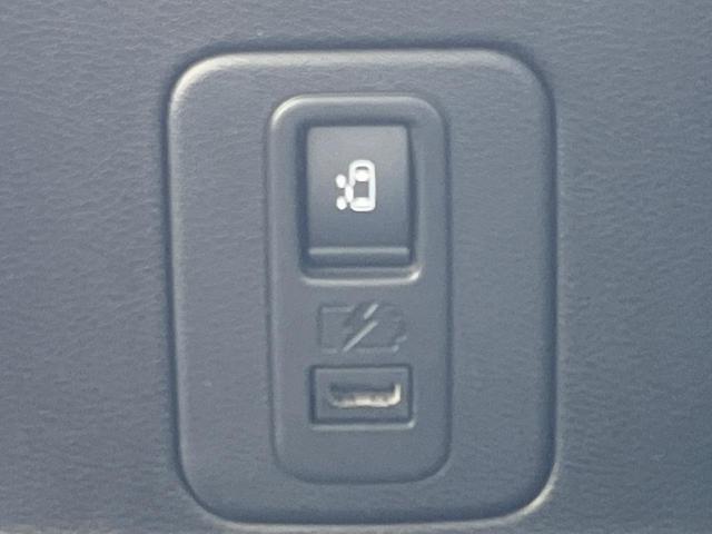 セレナ ｅ－パワー　ハイウェイスターＶ　純正１０型ナビ　後席モニター　全周囲カメラ　ハンズフリー両側電動ドア　セーフティパックＡ　リアオートエアコン　プロパイロット　禁煙車　前席シートヒーター　コーナーセンサー　スマートキー　ＬＥＤヘッド（66枚目）