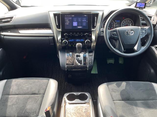 アルファード ２．５Ｓ　タイプゴールドＩＩＩ　モデリスタフルエアロ　ナビ機能付き純正９型ディスプレイオーディオ　後席モニター　バックカメラ　両側電動ドア　１００Ｖ電源　セーフティセンス　レーダークルーズ　禁煙車　電動リアゲート　ハーフレザーシート（2枚目）