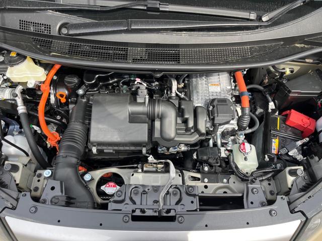 フリード ｅ：ＨＥＶクロスター　登録済未使用車　ホンダセンシング　アダプティブクルーズコントロール　シートヒーター　両側パワースライドドア　ＢＳＭ　電動パーキングブレーキ　ＬＥＤヘッドライト　オートライト　スマートキー（18枚目）