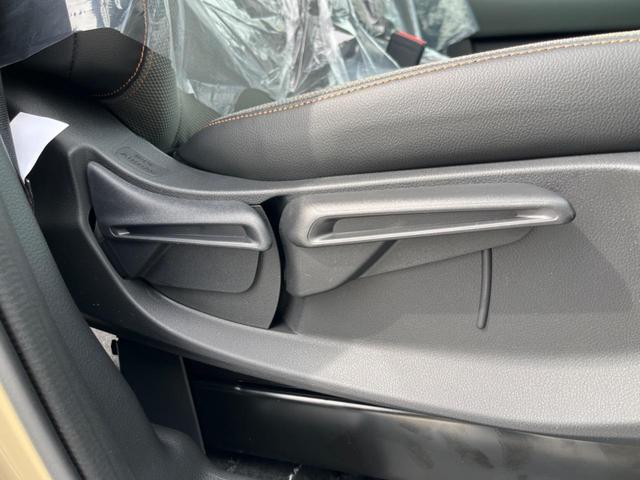 フリード ｅ：ＨＥＶクロスター　登録済未使用車　ホンダセンシング　アダプティブクルーズコントロール　シートヒーター　両側パワースライドドア　ＢＳＭ　電動パーキングブレーキ　ＬＥＤヘッドライト　オートライト　スマートキー（42枚目）