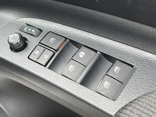 シエンタ ハイブリッド　ファンベースＧ　純正９インチナビ　パノラミックビューモニター　クルーズコントロール　セーフティセンス　両側パワースライドドア　クリアランスソナー　オートハイビーム　スマートキー　ＥＴＣ　Ｂｌｕｅｔｏｏｔｈ（41枚目）