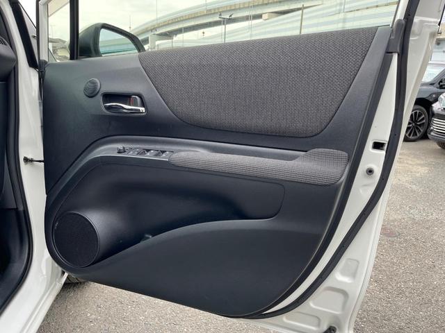 シエンタ ハイブリッド　ファンベースＧ　純正９インチナビ　パノラミックビューモニター　クルーズコントロール　セーフティセンス　両側パワースライドドア　クリアランスソナー　オートハイビーム　スマートキー　ＥＴＣ　Ｂｌｕｅｔｏｏｔｈ（52枚目）