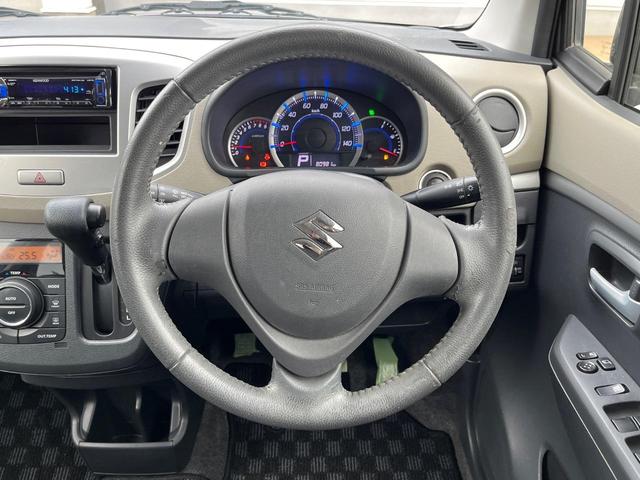 ワゴンＲ ＦＸリミテッド　オーディオ　スマートキー　プッシュスタート　アイドリングストップ　ＥＴＣ　ヘッドライトレベライザー　電動格納ミラー　純正１４インチＡＷ　オートエアコン（11枚目）