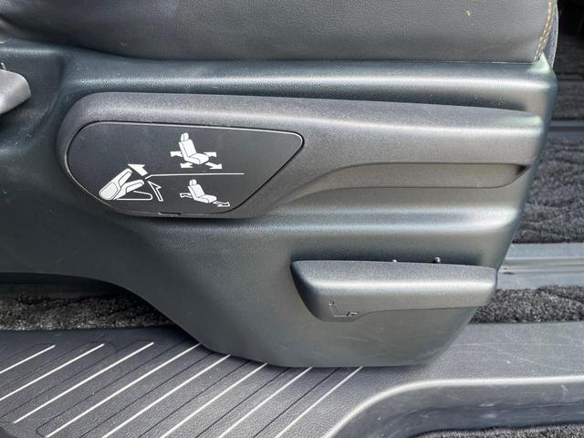 アルファード ２．５Ｓ　タイプゴールド　ムーンルーフ　純正９型ディスプレイオーディオ　ナビキット　後席モニター　バックカメラ　両側電動スライドドア　セーフティセンス　レーダークルーズ　禁煙車　パワーバックドア　三眼ＬＥＤヘッド　ＥＴＣ（63枚目）