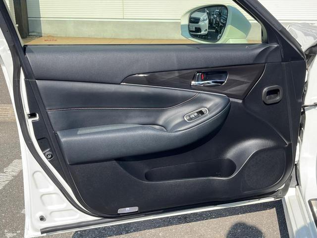 クラウンハイブリッド アスリートＧ　メーカーナビ　ムーンルーフ　プリクラッシュセーフティ　レーダークルーズコントロール　インテリジェントクリアランスソナー　１８インチスパッタリングＡＷ　黒革シート　シートベンチレーション（47枚目）