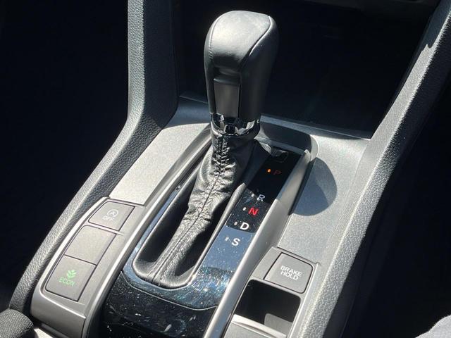 シビック ハッチバック　ターボ　純正ナビ　ホンダセンシング　アダプティブクルーズコントロール　シートヒーター　ＬＥＤヘッドライト　オートライト　パドルシフト　バックカメラ　Ｂｌｕｅｔｏｏｔｈ　フルセク　スマートキー（24枚目）