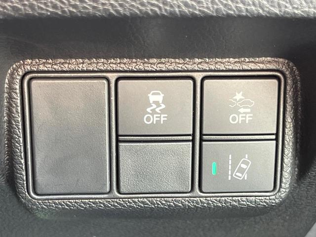 シビック ハッチバック　ターボ　純正ナビ　ホンダセンシング　アダプティブクルーズコントロール　シートヒーター　ＬＥＤヘッドライト　オートライト　パドルシフト　バックカメラ　Ｂｌｕｅｔｏｏｔｈ　フルセク　スマートキー（32枚目）