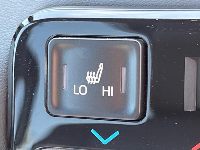 ヴォクシー ハイブリッドＳ－Ｚ　両側電動ドア　バックカメラ　１００Ｖ電源　衝突軽減　レーダークルーズ　禁煙車　電動リアゲート　ハーフレザー　コーナーセンサー　スマートキー　ＬＥＤヘッド　純正１７アルミ（31枚目）