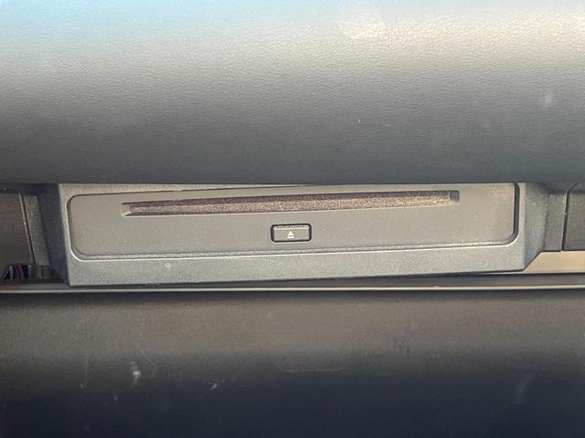 ヴォクシー ハイブリッドＳ－Ｚ　両側電動ドア　バックカメラ　１００Ｖ電源　衝突軽減　レーダークルーズ　禁煙車　電動リアゲート　ハーフレザー　コーナーセンサー　スマートキー　ＬＥＤヘッド　純正１７アルミ（42枚目）