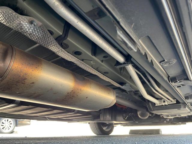 ヴォクシー ハイブリッドＳ－Ｚ　両側電動ドア　バックカメラ　１００Ｖ電源　衝突軽減　レーダークルーズ　禁煙車　電動リアゲート　ハーフレザー　コーナーセンサー　スマートキー　ＬＥＤヘッド　純正１７アルミ（58枚目）