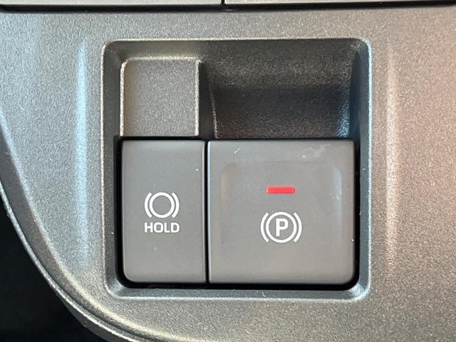 �y�I�[�g�u���[�L�z�[���h�z�M���҂���a�؂Œ�Ԏ��Ƀu���[�L���瑫�𗣂��Ă��A��~��Ԃ�ێ����Ă���܂��B�O�i����Ƃ��̓A�N�Z���𓥂߂Ύ����ŉ��������̂ň��S��X���^�]���y�ɂȂ�܂���