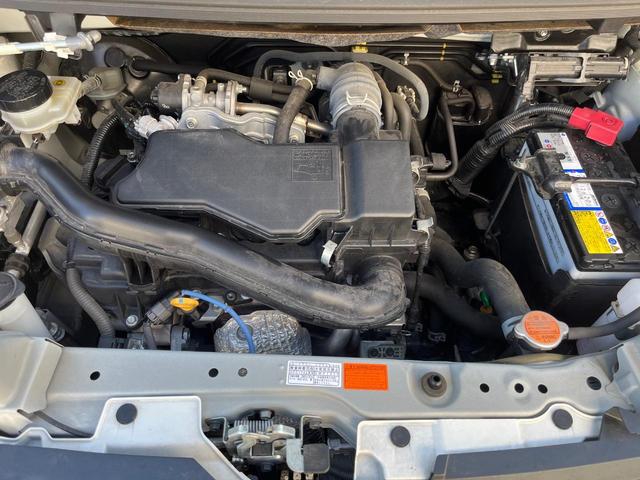 ルーミー カスタムＧ　純正９型ナビ　後席モニター　全周囲カメラ　レーダークルーズ　衝突軽減　両側電動ドア　シートヒーター　禁煙車　オートエアコン　ＬＥＤヘッド　ＥＴＣ　ドラレコ　オートブレーキホールド　純正１４アルミ（18枚目）