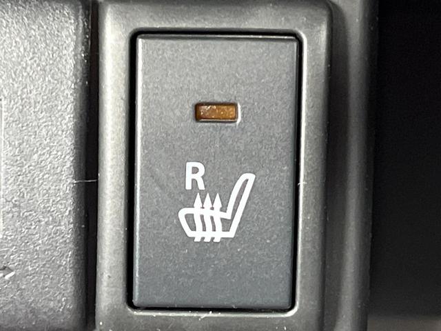アルトターボＲＳ ベースグレード　ターボ　ＳＤナビ　バックカメラ　レーダブレーキサポート　禁煙車　シートヒーター　スマートキー　ＨＩＤヘッド　ビルトインＥＴＣ　専用１５インチアルミ　オートライト　オートエアコン　パドルシフト（8枚目）