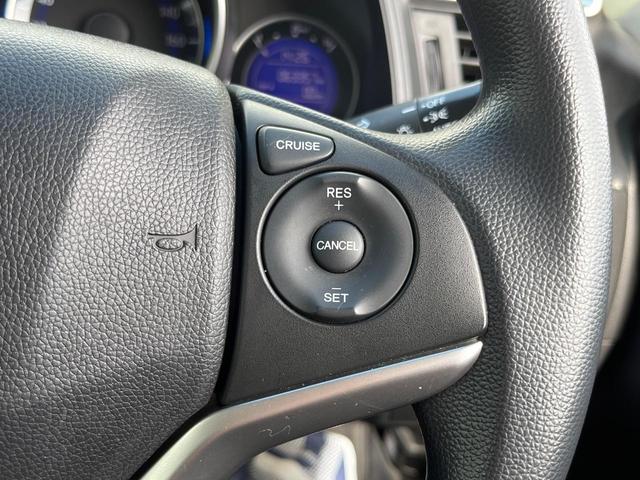 フィット １３Ｇ・Ｌパッケージ　純正ナビ　ＣＴＢＡ　クルーズコントロール　ＬＥＤヘッドライト　スマートキー　ＥＴＣ　Ｂｌｕｅｔｏｏｔｈ　フルセグ　オートライト　電動格納ミラー　オートエアコン（5枚目）