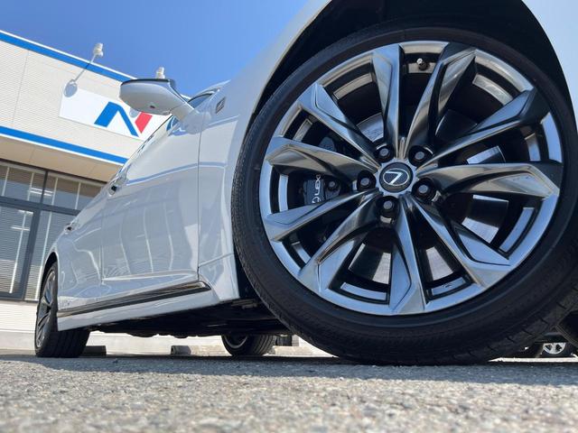 ＬＳ ＬＳ５００ｈ　Ｆスポーツ　サンルーフ　純正１２．３型ナビ　全周囲カメラ　デジタルインナーミラー　１００Ｖ電源　セーフティシステムプラスＡ　レーダークルーズ　禁煙車　ハンズフリー電動リアゲート　半革シート　前席シートエアコン（13枚目）