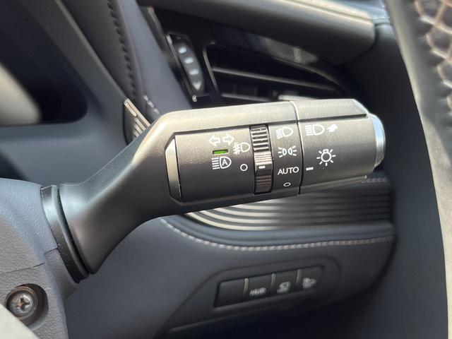 ＬＳ ＬＳ５００ｈ　Ｆスポーツ　サンルーフ　純正１２．３型ナビ　全周囲カメラ　デジタルインナーミラー　１００Ｖ電源　セーフティシステムプラスＡ　レーダークルーズ　禁煙車　ハンズフリー電動リアゲート　半革シート　前席シートエアコン（50枚目）