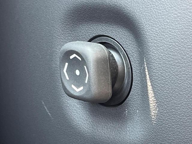 ＬＳ ＬＳ５００ｈ　Ｆスポーツ　サンルーフ　純正１２．３型ナビ　全周囲カメラ　デジタルインナーミラー　１００Ｖ電源　セーフティシステムプラスＡ　レーダークルーズ　禁煙車　ハンズフリー電動リアゲート　半革シート　前席シートエアコン（78枚目）