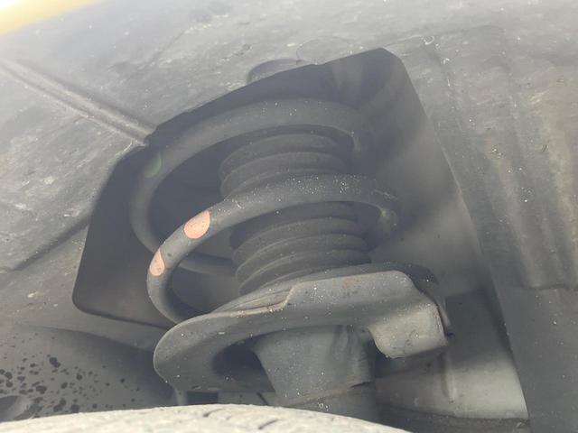 セレナ ハイウェイスター　純正ＳＤナビ　全周囲カメラ　ハンズフリー両側電動ドア　セーフティパックＢ　ＬＥＤヘッド　衝突被害軽減システム　プロパイロット　禁煙車　コーナーセンサー　スマートキー　スマートルームミラー　ＥＴＣ（20枚目）