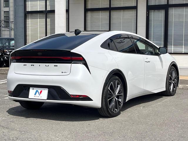 プリウス Ｚ　ガラスルーフ　１２．３型ディスプレイオーディオ　全周囲カメラ　１００Ｖ電源　衝突軽減　レーダークルーズ　禁煙車　前席シートエアコン　パワーシート　ドラレコ　コーナーセンサー　ＬＥＤヘッド　ＥＴＣ２．０（17枚目）