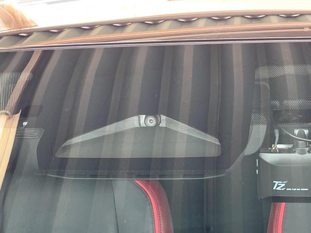 プリウス Ｚ　ガラスルーフ　１２．３型ディスプレイオーディオ　全周囲カメラ　１００Ｖ電源　衝突軽減　レーダークルーズ　禁煙車　前席シートエアコン　パワーシート　ドラレコ　コーナーセンサー　ＬＥＤヘッド　ＥＴＣ２．０（30枚目）