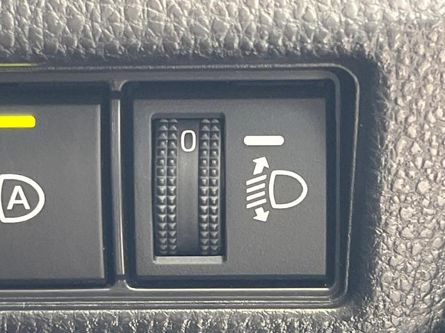 プリウス Ｚ　ガラスルーフ　１２．３型ディスプレイオーディオ　全周囲カメラ　１００Ｖ電源　衝突軽減　レーダークルーズ　禁煙車　前席シートエアコン　パワーシート　ドラレコ　コーナーセンサー　ＬＥＤヘッド　ＥＴＣ２．０（44枚目）