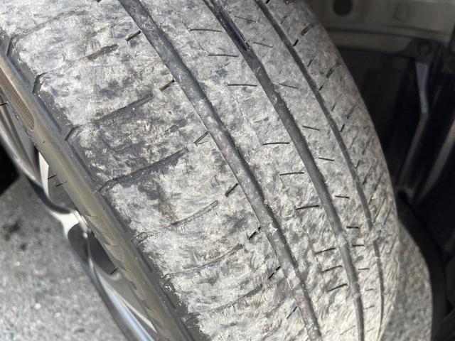 プリウス Ｚ　ガラスルーフ　１２．３型ディスプレイオーディオ　全周囲カメラ　１００Ｖ電源　衝突軽減　レーダークルーズ　禁煙車　前席シートエアコン　パワーシート　ドラレコ　コーナーセンサー　ＬＥＤヘッド　ＥＴＣ２．０（57枚目）