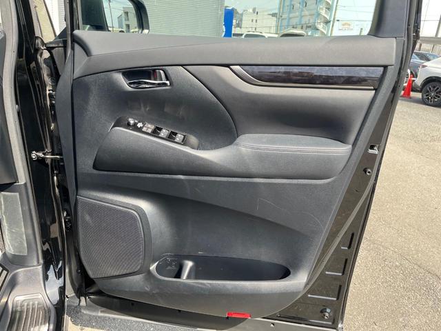 アルファード ２．５Ｓ　後期型　サンルーフ　ＢＩＧ－Ｘ１１型ナビ　バックカメラ　両側電動ドア　１００Ｖ電源　セーフティセンス　レーダークルーズ　禁煙車　コーナーセンサー　スマートキー　ＬＥＤヘッド　ＥＴＣ（52枚目）