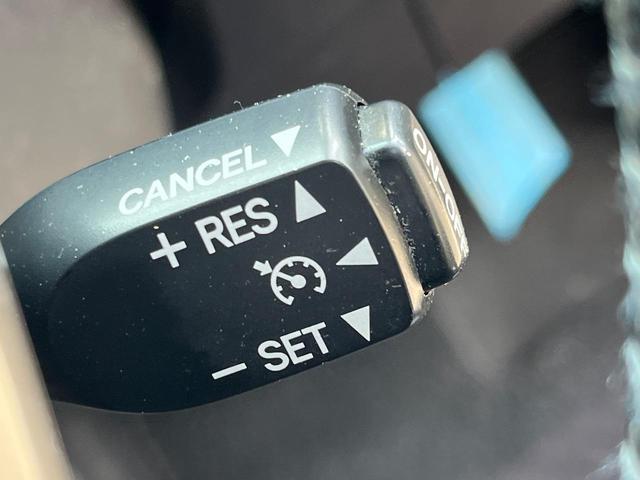 �y�N���[�Y�R���g���[���z�������H�����N���N���s�B�A�N�Z���𗣂��Ă���葬�x�ő��s���ł��A�������^�]���̕��S���y���I�����E�������ȒP�ȃX�C�b�`����Œ����ł��܂��B