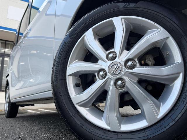 �y�����P�S�C���`�A���~�z�C�[���z�O�ςɃ}�b�`���������A���~�z�C�[���𑕒����Ă���܂��B�e��ЊO�A���~�z�C�[����A�X�^�b�h���X�^�C�����戵�����Ă���܂��B���񂲑��k����������