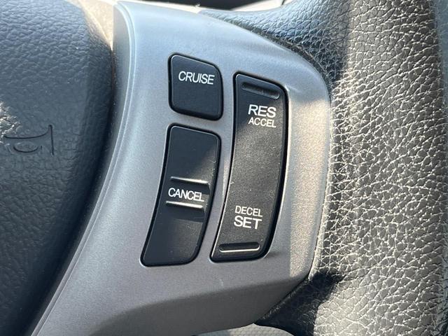 �y�N���[�Y�R���g���[���z�������H�����N���N���s�B�A�N�Z���𗣂��Ă���葬�x�ő��s���ł��A�������^�]���̕��S���y���I�����E�������ȒP�ȃX�C�b�`����Œ����ł��܂��B