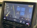 Ｚ　１４インチナビ　１３．２型有機ＥＬ　トヨタチームメイト　左右独立ムーンルーフ　ＨＵＤ　デジタルインナーミラー　エグゼクティブパワーシート　３眼ＬＥＤヘッドライト　ＢＳＭ　セーフティサポート（33枚目）