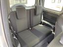 後部座席も気になるようなキズ・汚れやへたり等、大きなダメージはなく、良好な状態です。