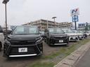 ズラッと並んだ展示車と大きな「N」の看板が目印です!